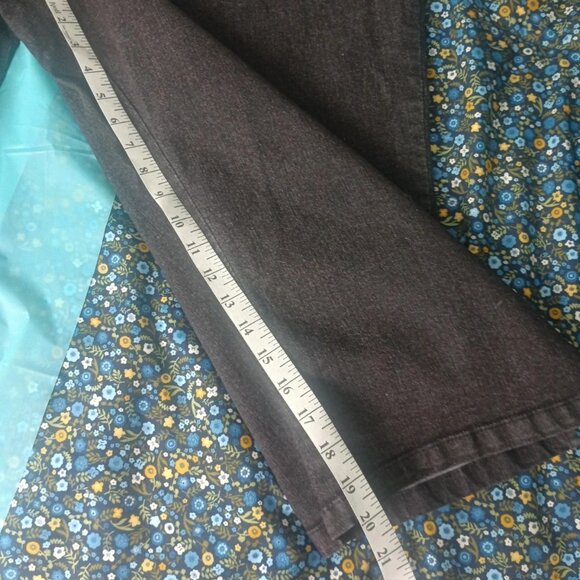 Woman Within 24W Black Denim Capri Jeans Button/Zip Close 2x/3x - Picture 8 of 8